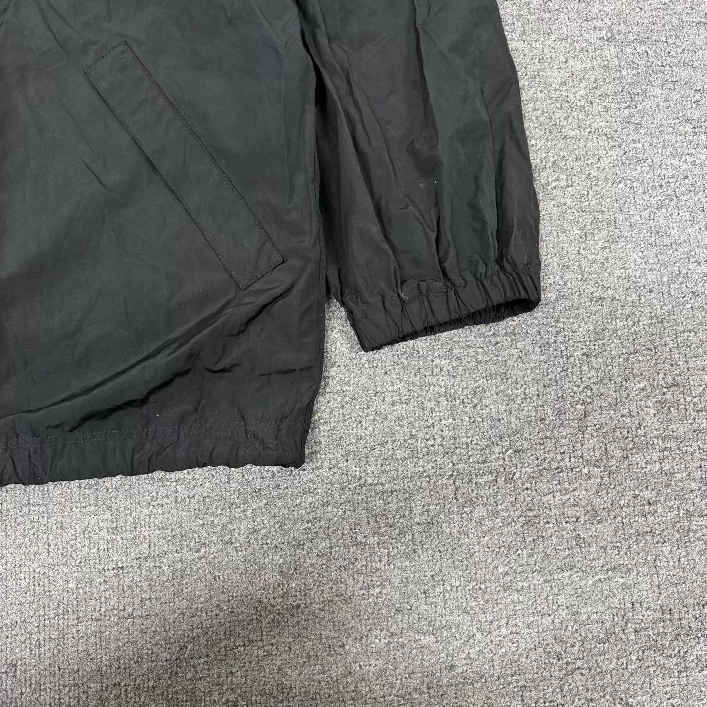 Balenciaga Black Light Jacket with 'Be Different' Back Print Size US XS / EU 42 / 0 - 6 Thumbnail