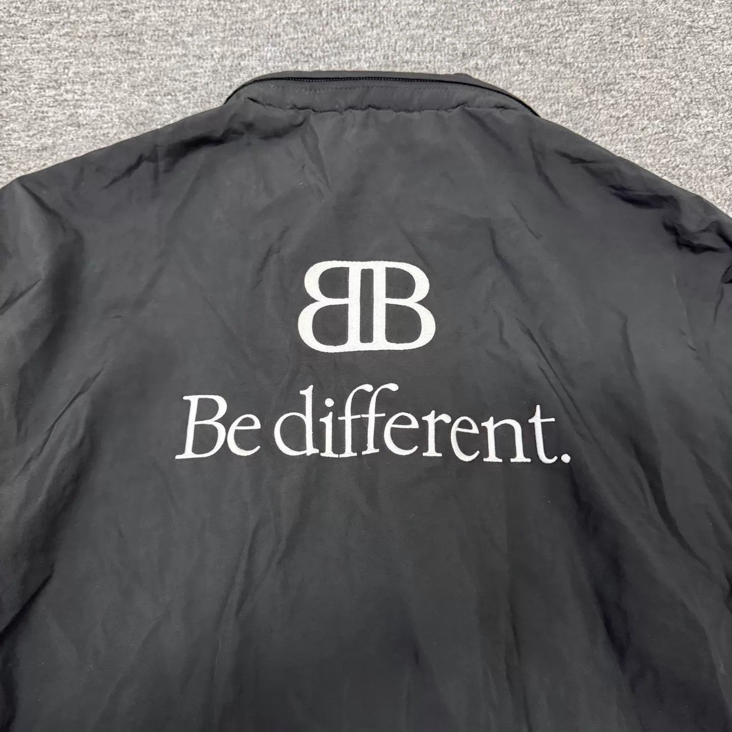 Balenciaga Black Light Jacket with 'Be Different' Back Print Size US XS / EU 42 / 0 - 7 Thumbnail