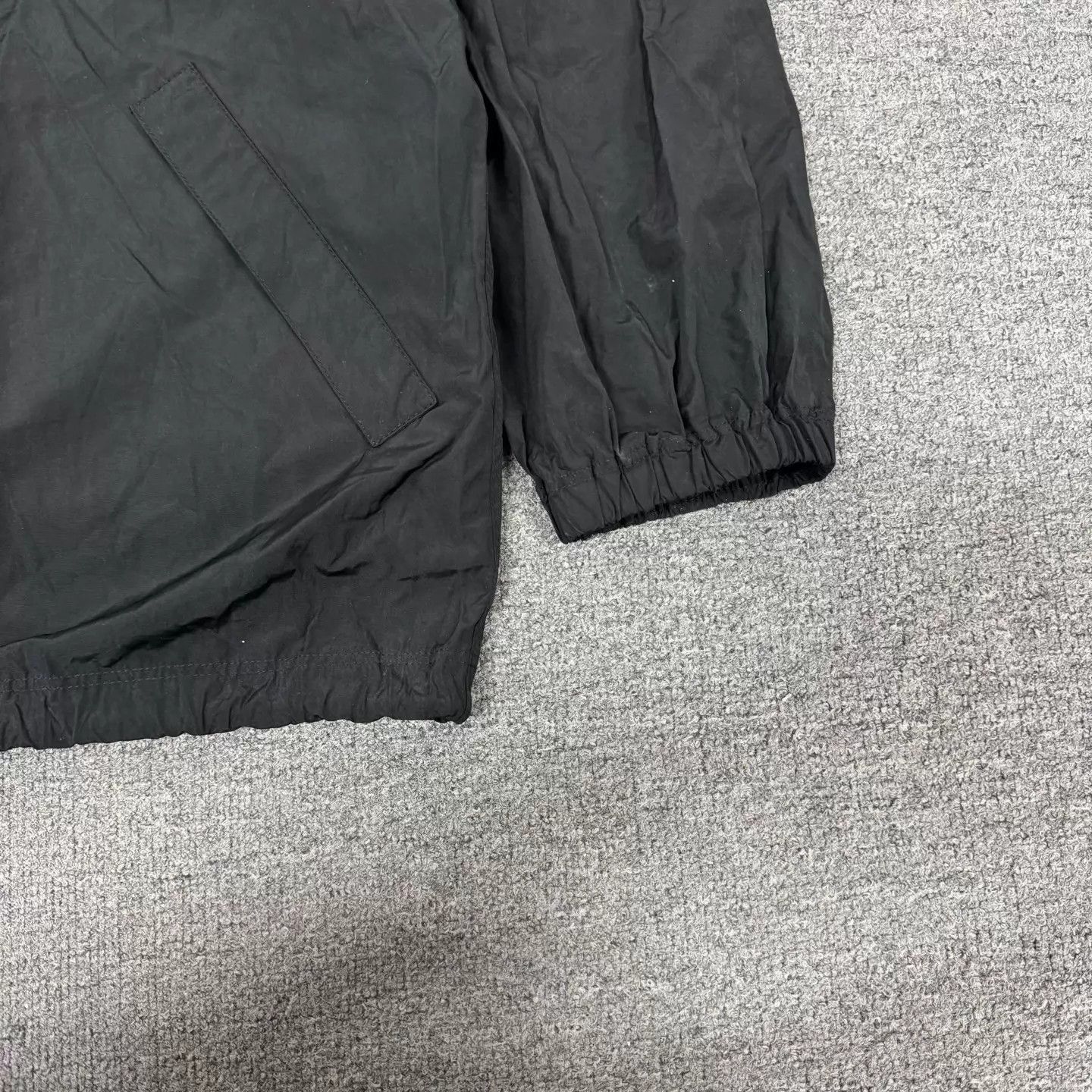 Balenciaga Black Light Jacket with 'Be Different' Back Print Size US XS / EU 42 / 0 - 3 Thumbnail