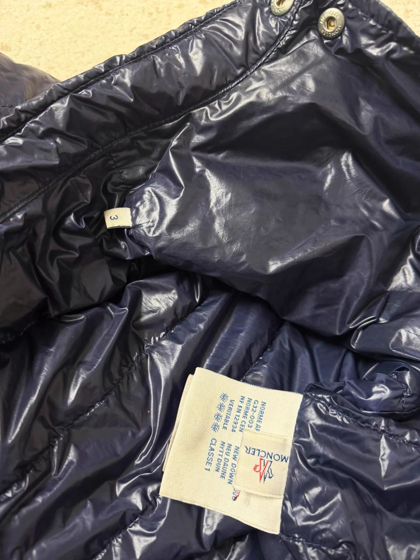 Moncler Quilted Puffer Jacket with Button Front and Pockets Size US L / EU 52-54 / 3 - 5 Thumbnail