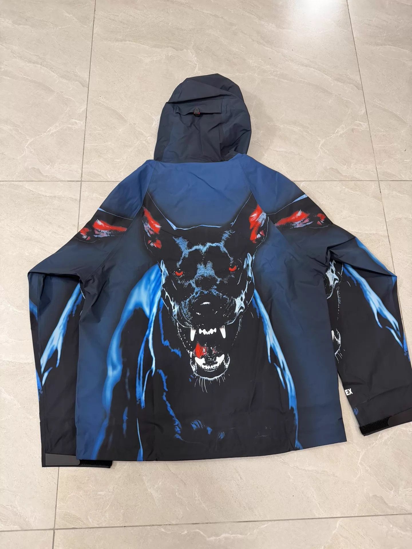 Palace Hooded GORE-TEX Jacket with Wolf Print Size US M / EU 48-50 / 2 - 5 Thumbnail