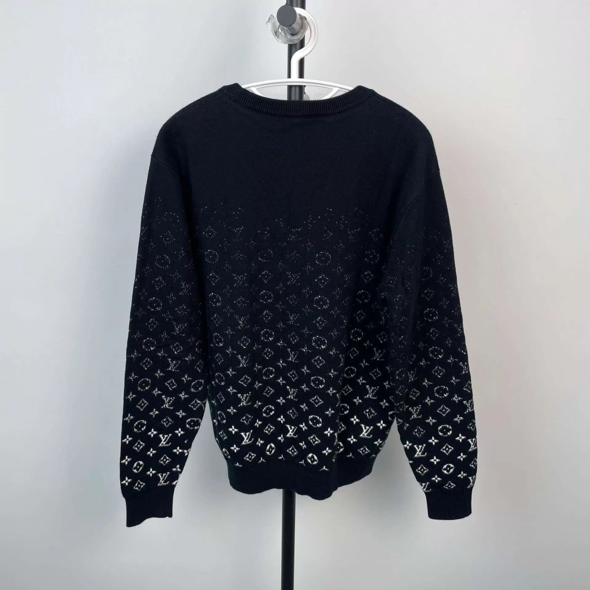 Louis Vuitton Black Gradient Pattern Long Sleeve Sweater Size US M / EU 48-50 / 2 - 2 Thumbnail