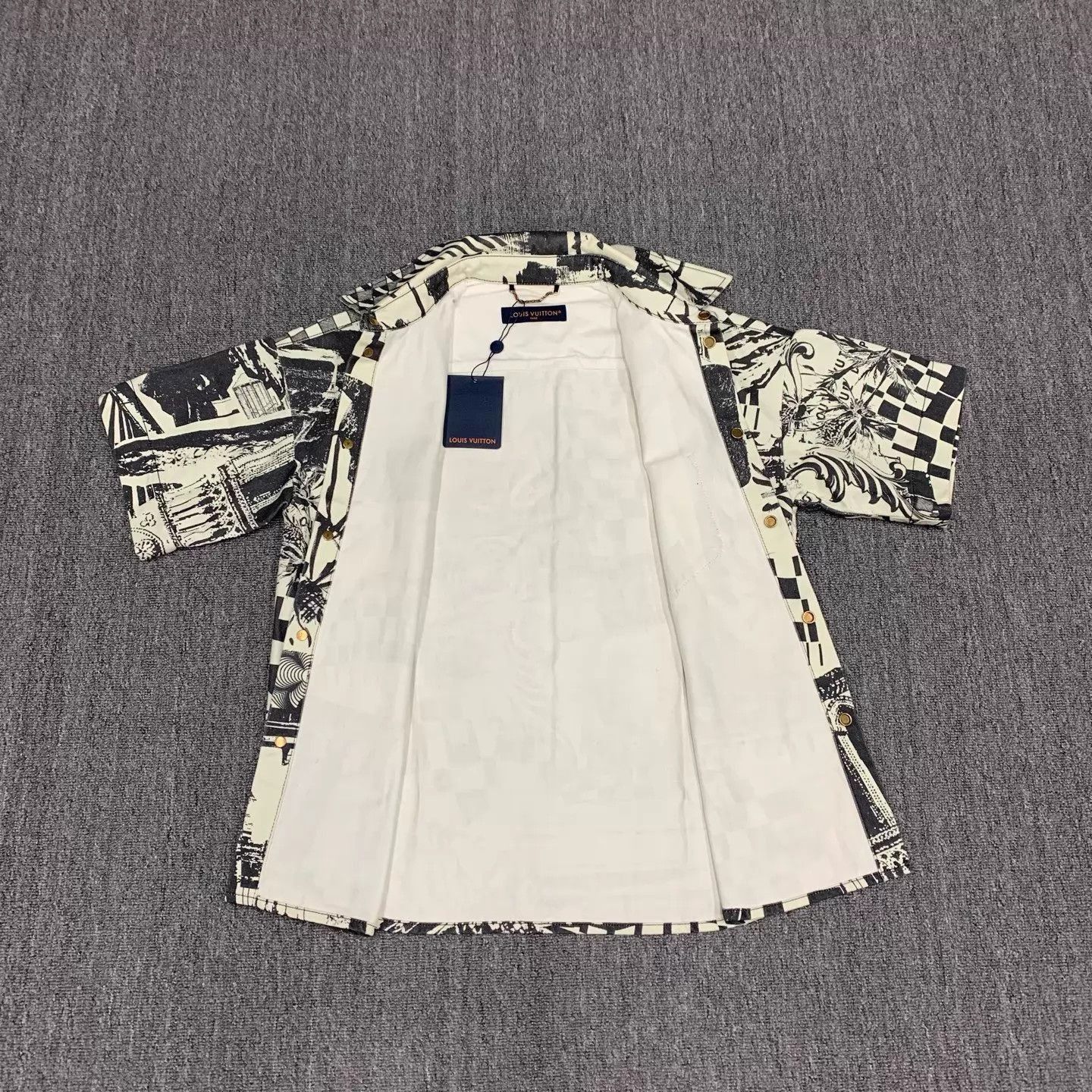 Louis Vuitton Multi-Print Short Sleeve Button-Up Shirt Size US XS / EU 42 / 0 - 7 Thumbnail