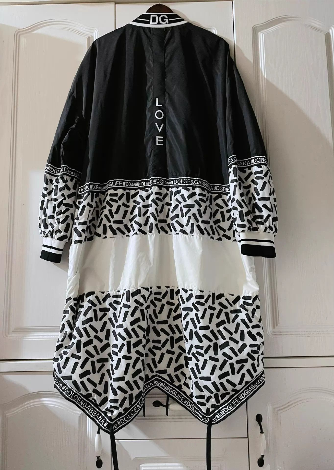 Dolce & Gabbana Multi-Colored Long Jacket with King & Queen Card Motifs Size US M / EU 48-50 / 2 - 5 Thumbnail