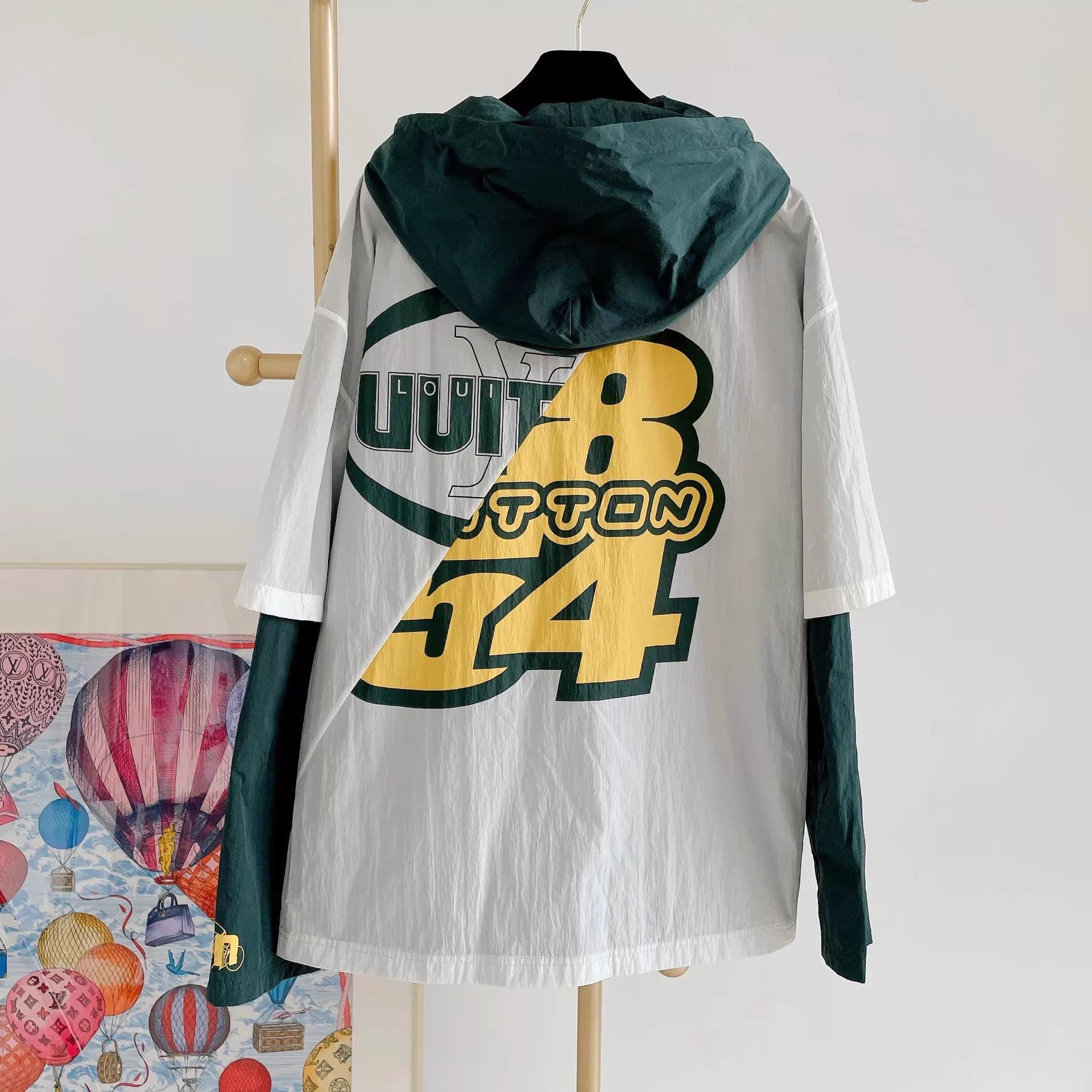 Louis Vuitton White Hooded Light Jacket with Graphic Print Size US L / EU 52-54 / 3 - 2 Thumbnail