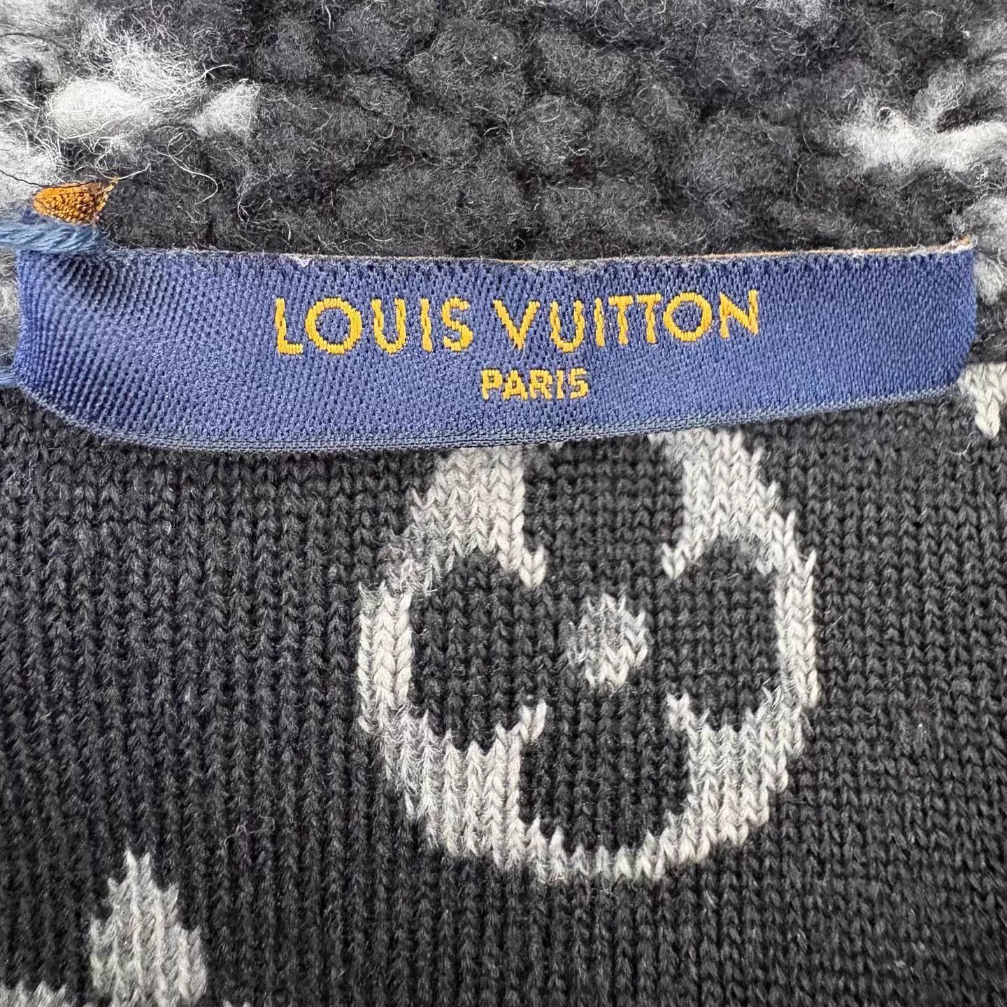 Louis Vuitton Black Fleece Zip-Up Jacket with Monogram Pattern Size US S / EU 44-46 / 1 - 3 Thumbnail