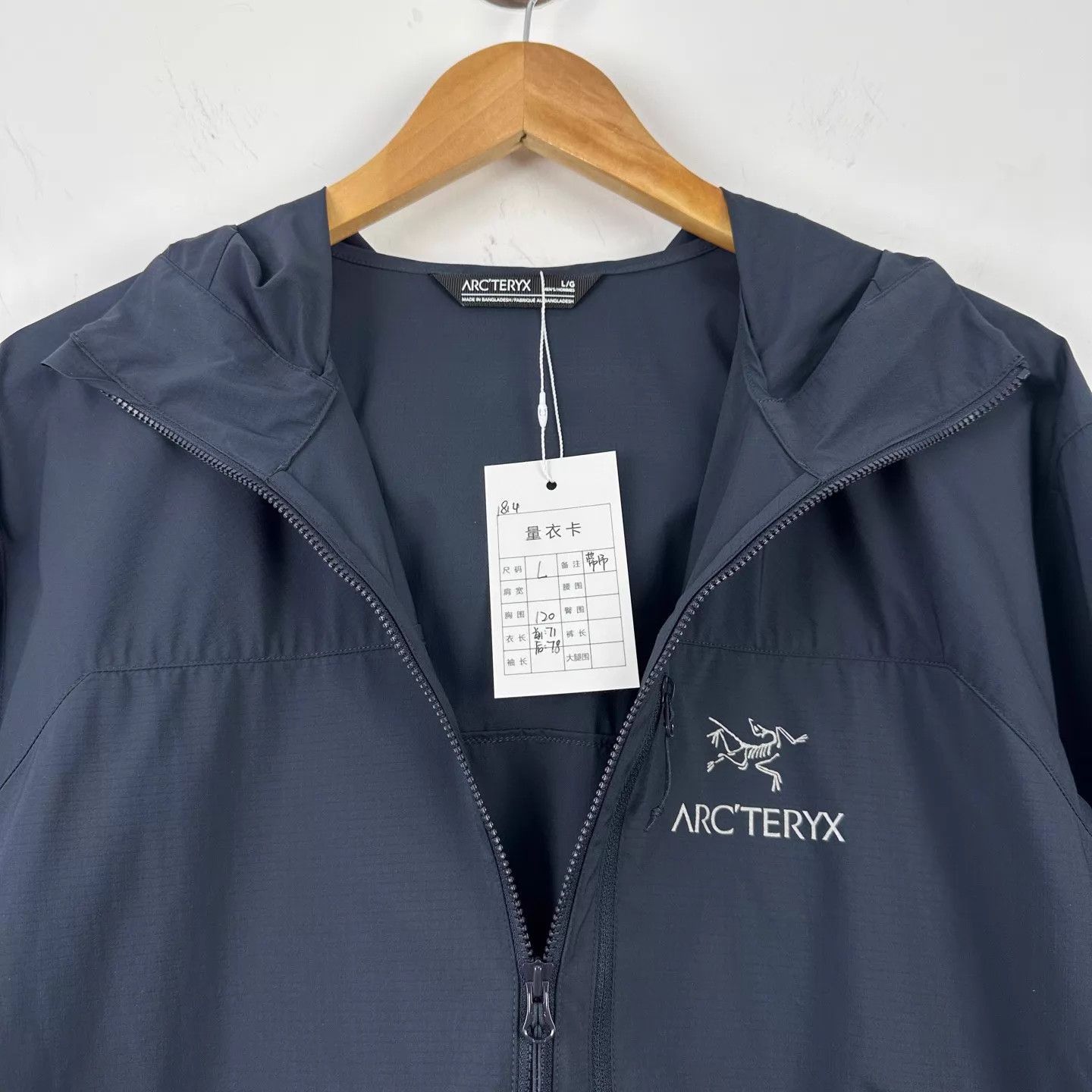Arc'teryx Blue Hooded Light Jacket Size L Size US L / EU 52-54 / 3 - 3 Thumbnail