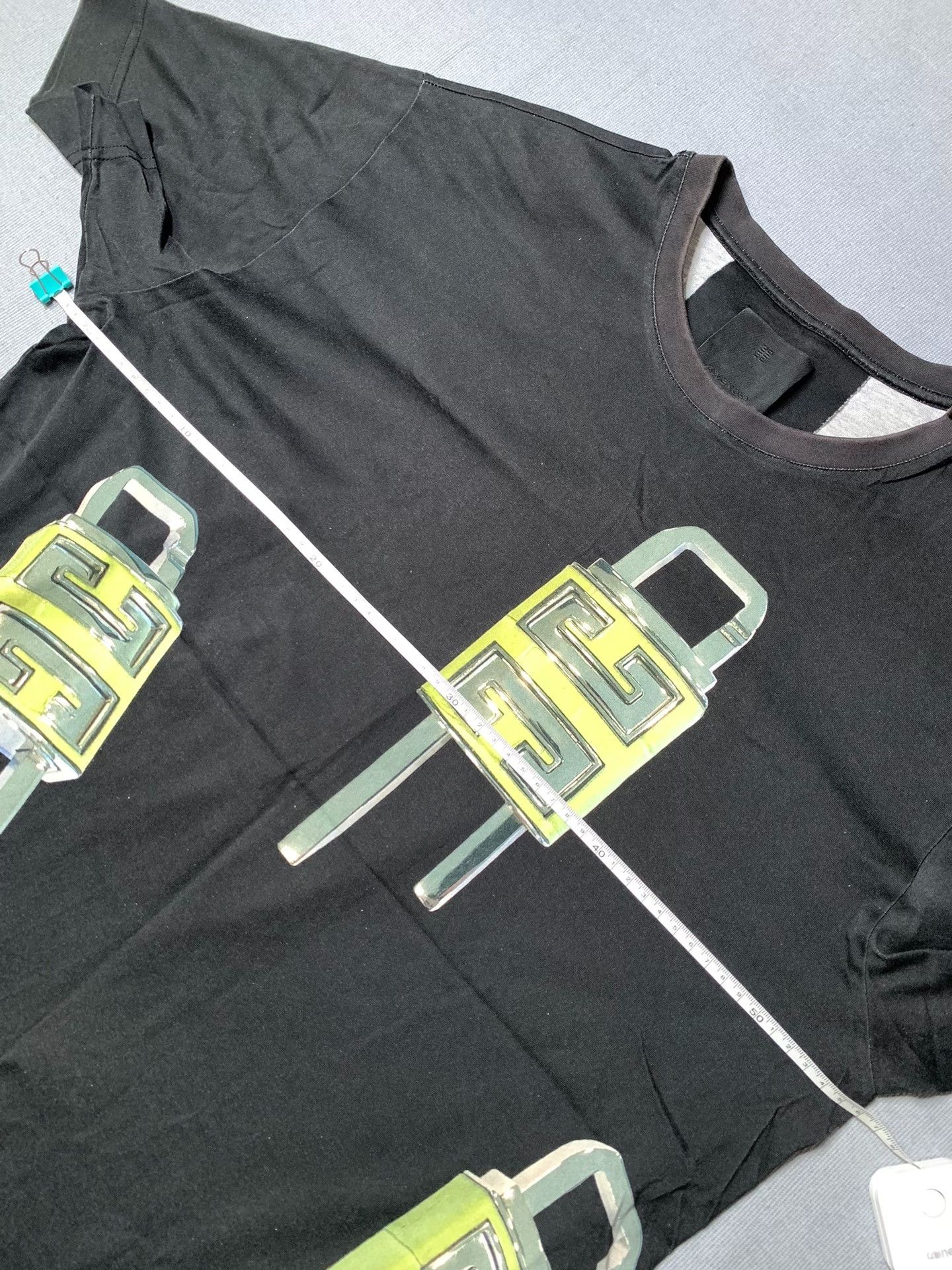 Givenchy Givenchy Lock Head Short Sleeve Size US XS / EU 42 / 0 - 7 Thumbnail