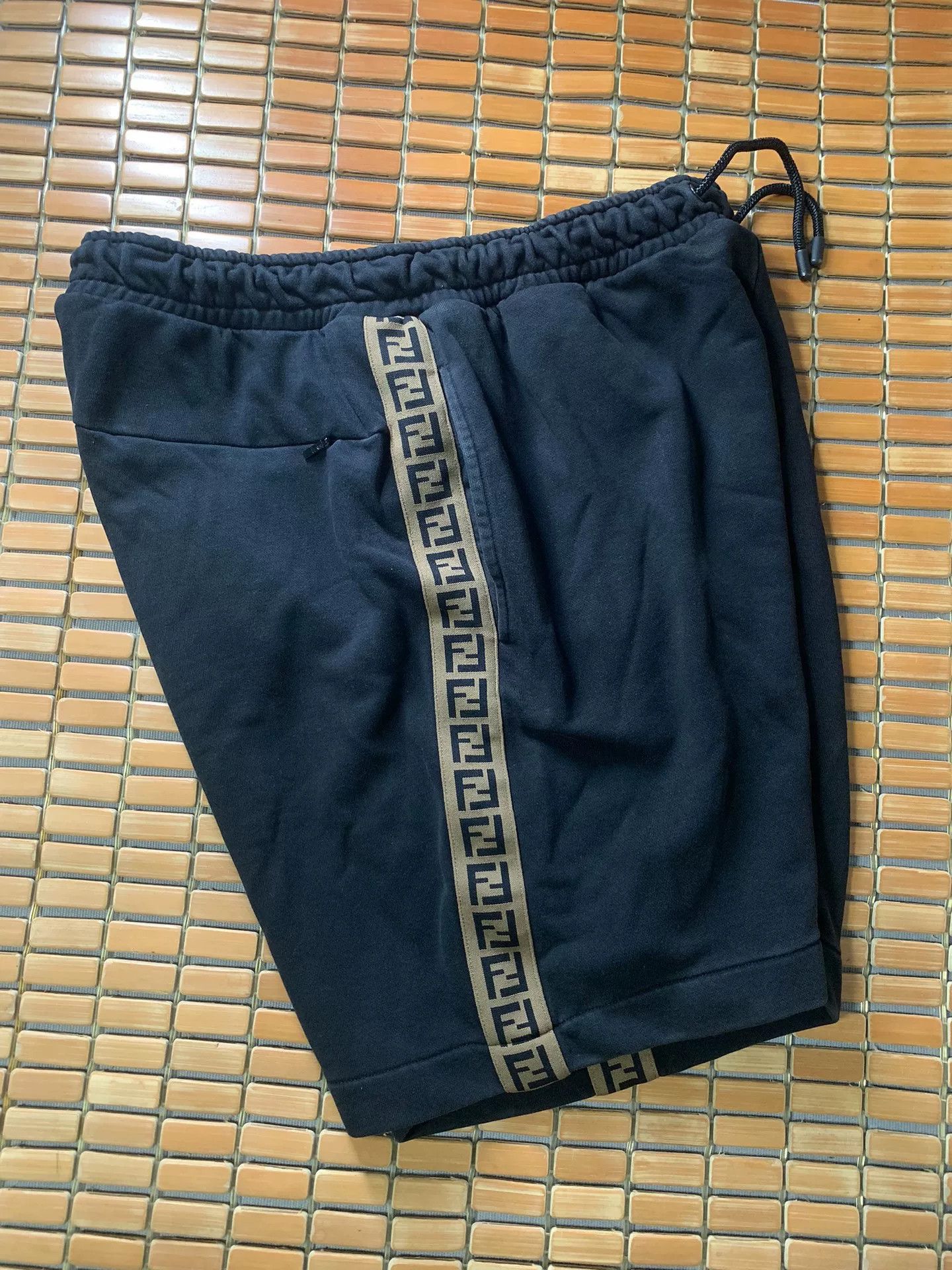 Fendi Fendi Side Logo Striped Shorts Size US 34 / EU 50 - 3 Thumbnail