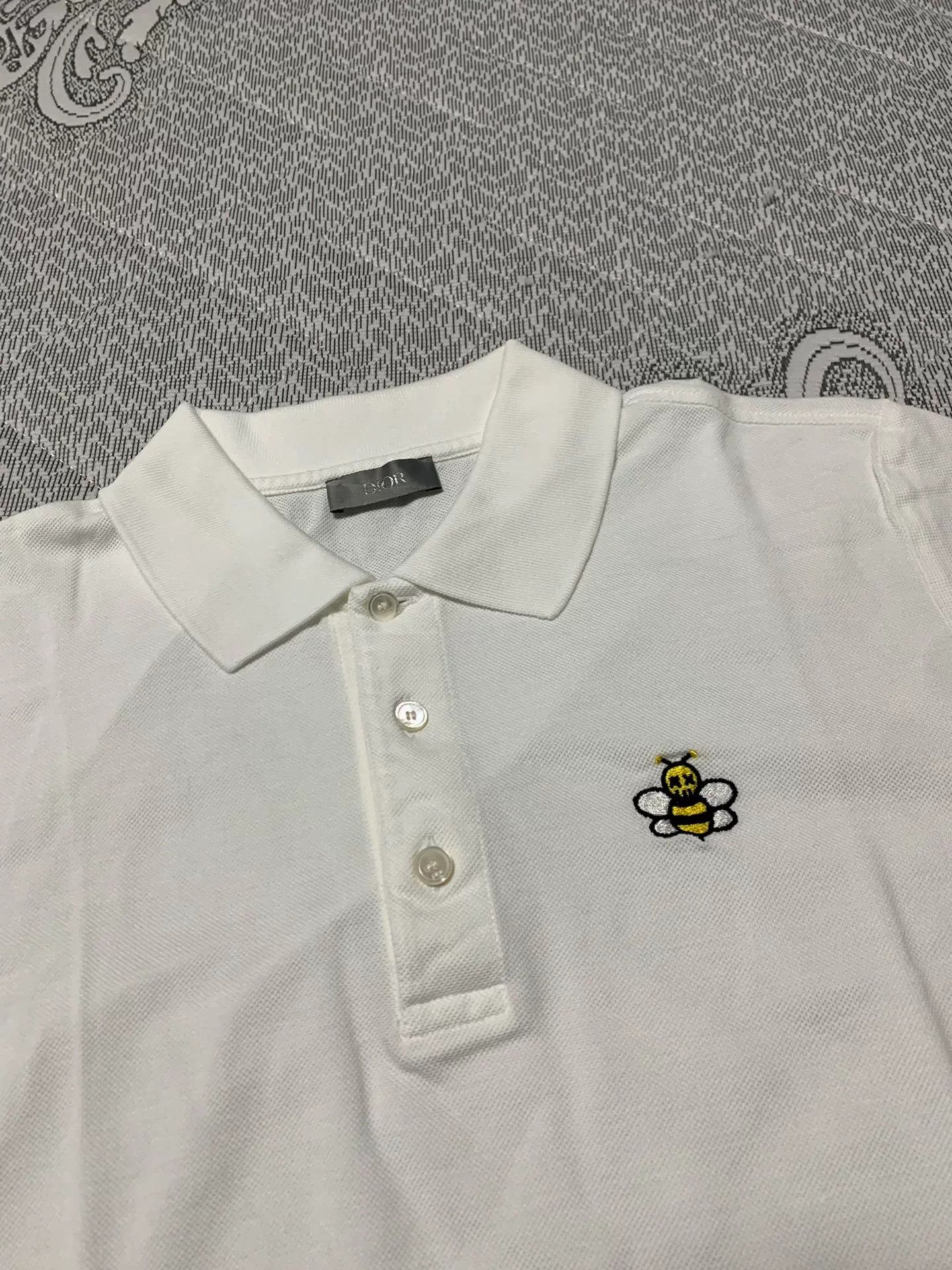 Dior Dior x Kaws Bee Embroidery Polo Shirt Size US M / EU 48-50 / 2 - 2 Thumbnail