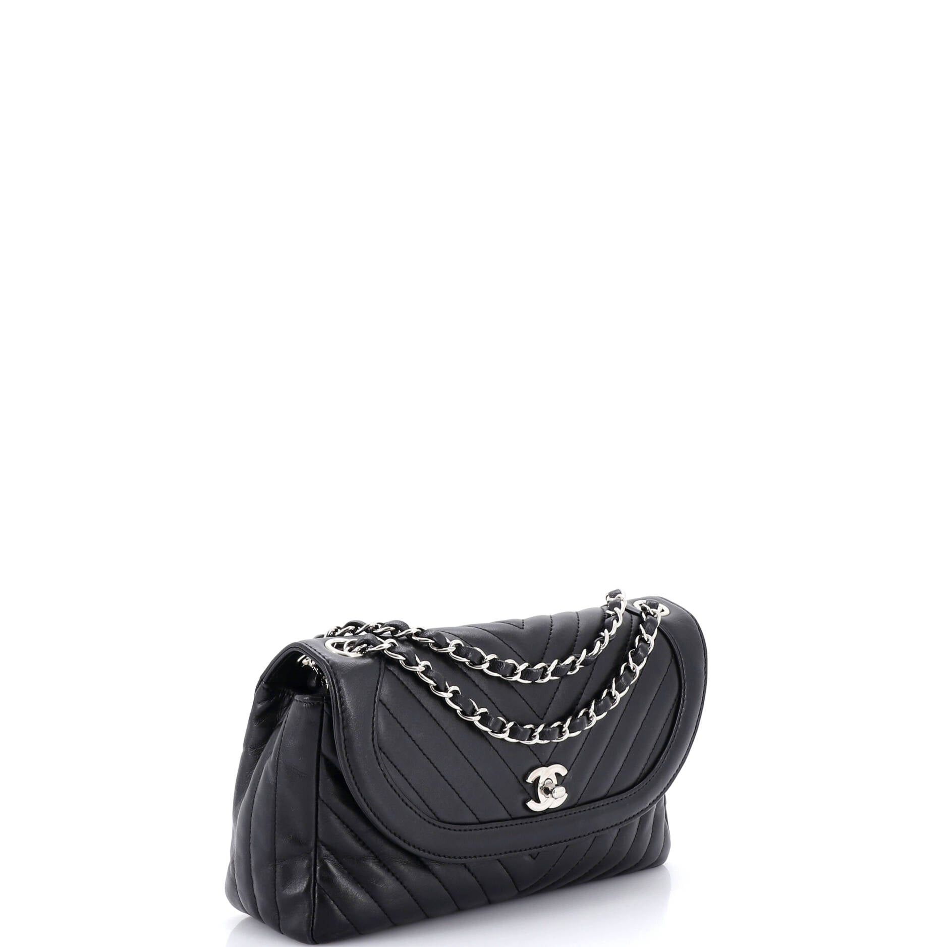Chanel Round CC Chain Flap Bag Size ONE SIZE - 2 Thumbnail
