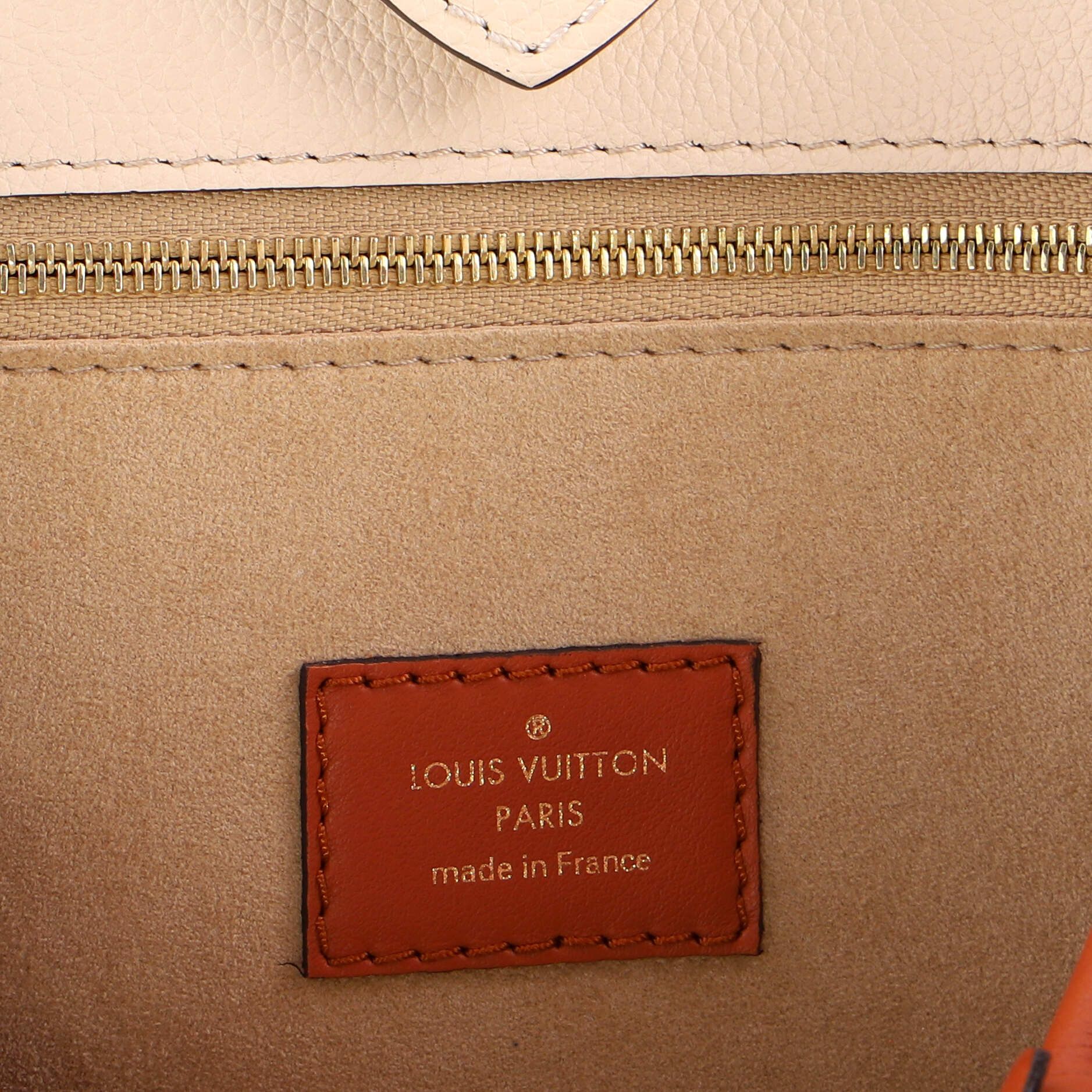 Louis Vuitton On My Side Tote Size ONE SIZE - 6 Thumbnail