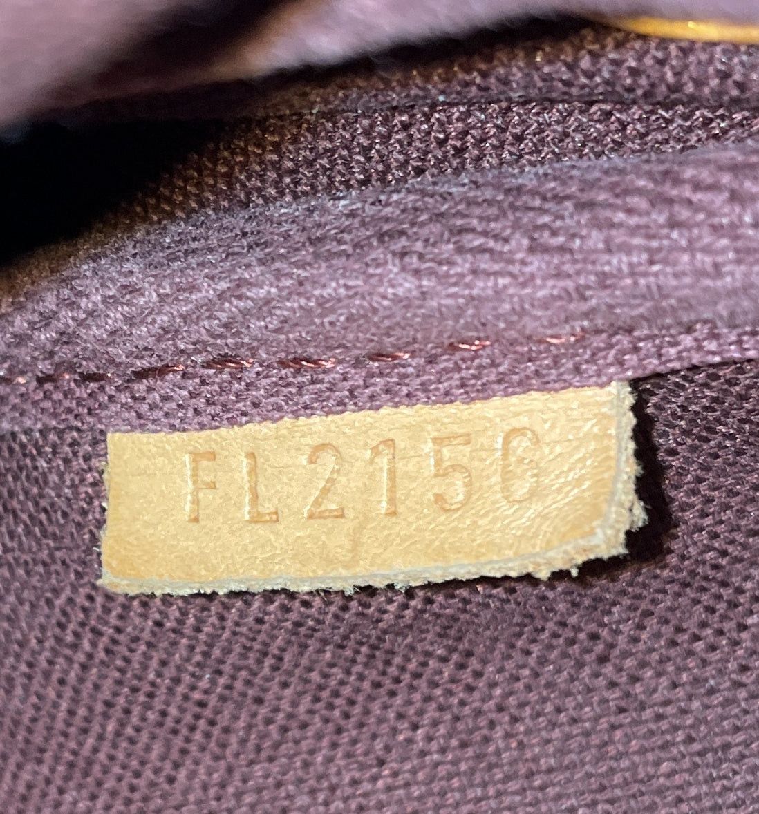 Louis Vuitton Favorite Handbag Size ONE SIZE - 8 Thumbnail