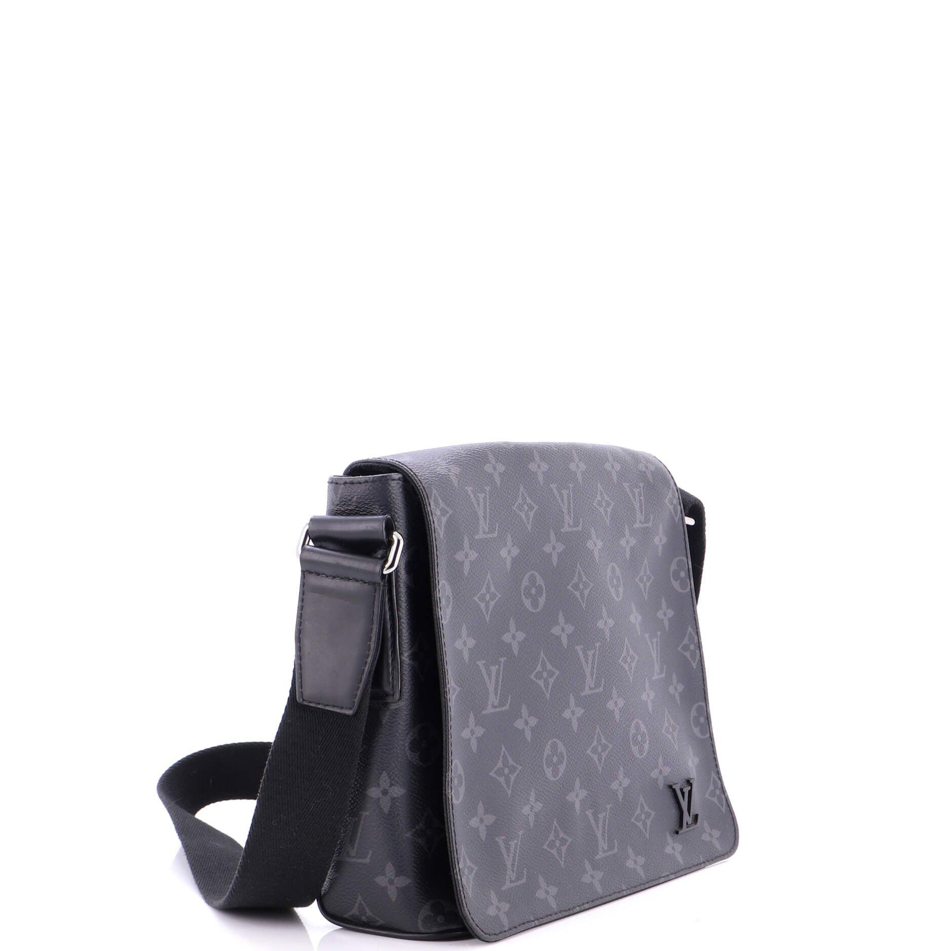Louis Vuitton District Messenger Bag Size ONE SIZE - 2 Thumbnail