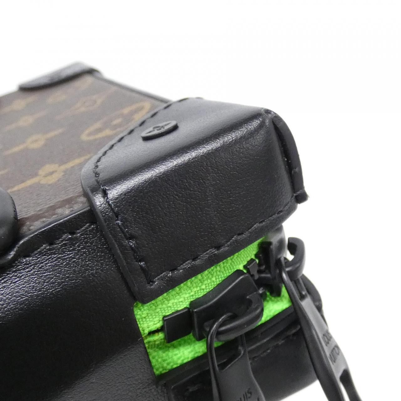 Louis Vuitton Louis Vuitton Louis Vuitton Monogram Soft Trunk Phone Box Shoulder Bag Textile Shoulder Bag M80144 DUTY FREE for USA Size ONE SIZE - 3 Thumbnail