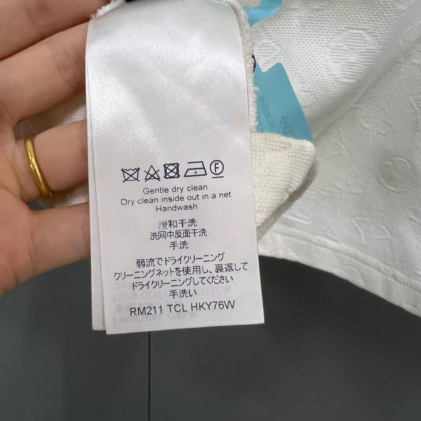 Louis Vuitton White Short Sleeve T-Shirt with Stuffed Toy Detail Size US L / EU 52-54 / 3 - 4 Thumbnail