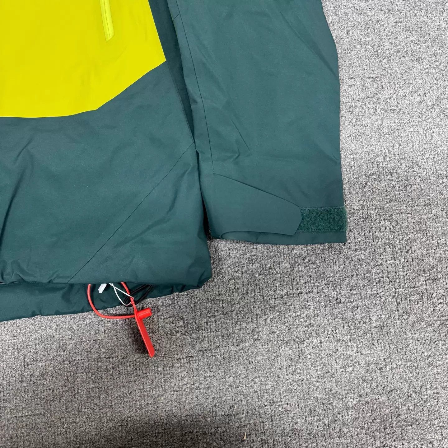 Arc'teryx Hooded Multi-Colored Jacket Size M Size US M / EU 48-50 / 2 - 3 Thumbnail