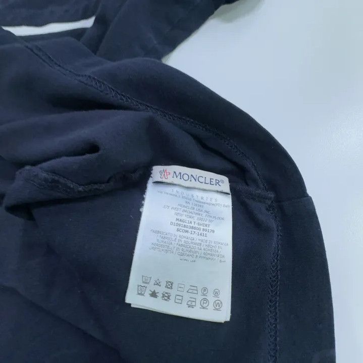 Moncler Moncler Solid Casual Round Neck Short Sleeve Size US L / EU 52-54 / 3 - 4 Thumbnail