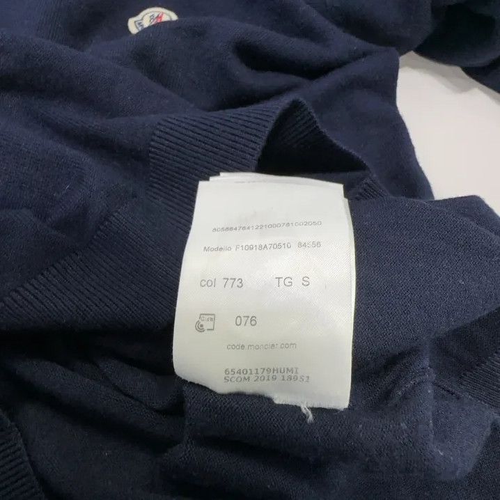 Moncler Moncler Solid Logo Long-Sleeve Knit Sweater Size US S / EU 44-46 / 1 - 4 Thumbnail