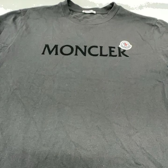 Moncler Moncler Men's Solid Round Neck Short-Sleeve T-Shirt Size US M / EU 48-50 / 2 - 11 Thumbnail