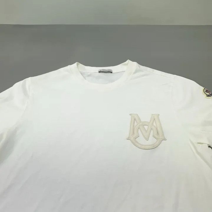 Moncler Moncler Solid Logo Short-Sleeve T-Shirt Size US M / EU 48-50 / 2 - 9 Thumbnail