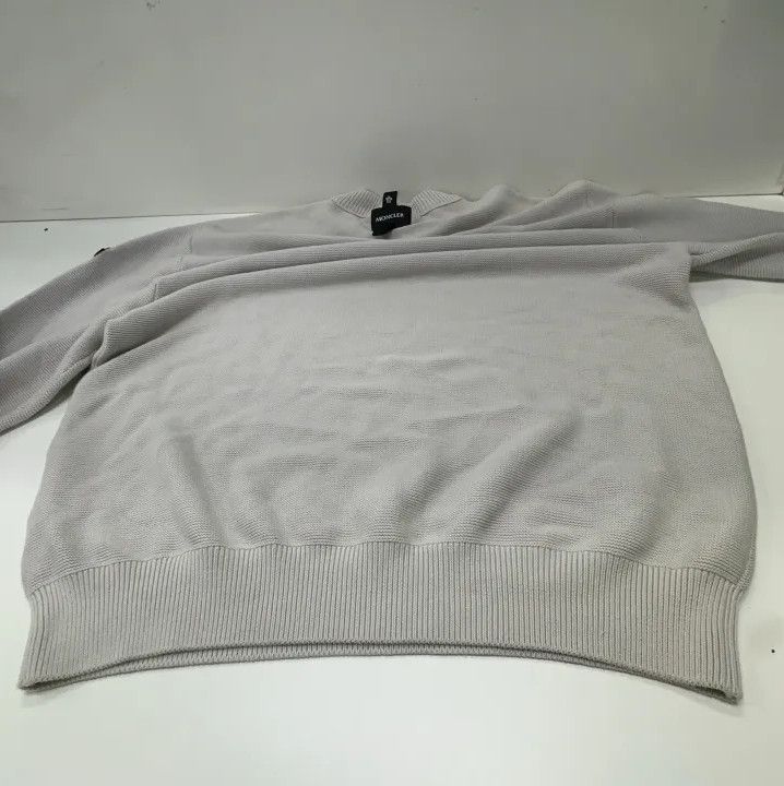 Moncler Moncler Men's Solid Crew Neck Long-Sleeve Knit Size US L / EU 52-54 / 3 - 15 Thumbnail