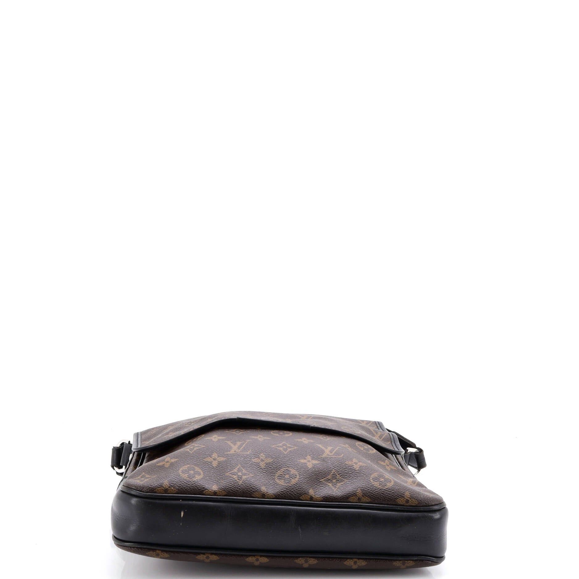 Louis Vuitton Bass Messenger Bag Size ONE SIZE - 4 Thumbnail