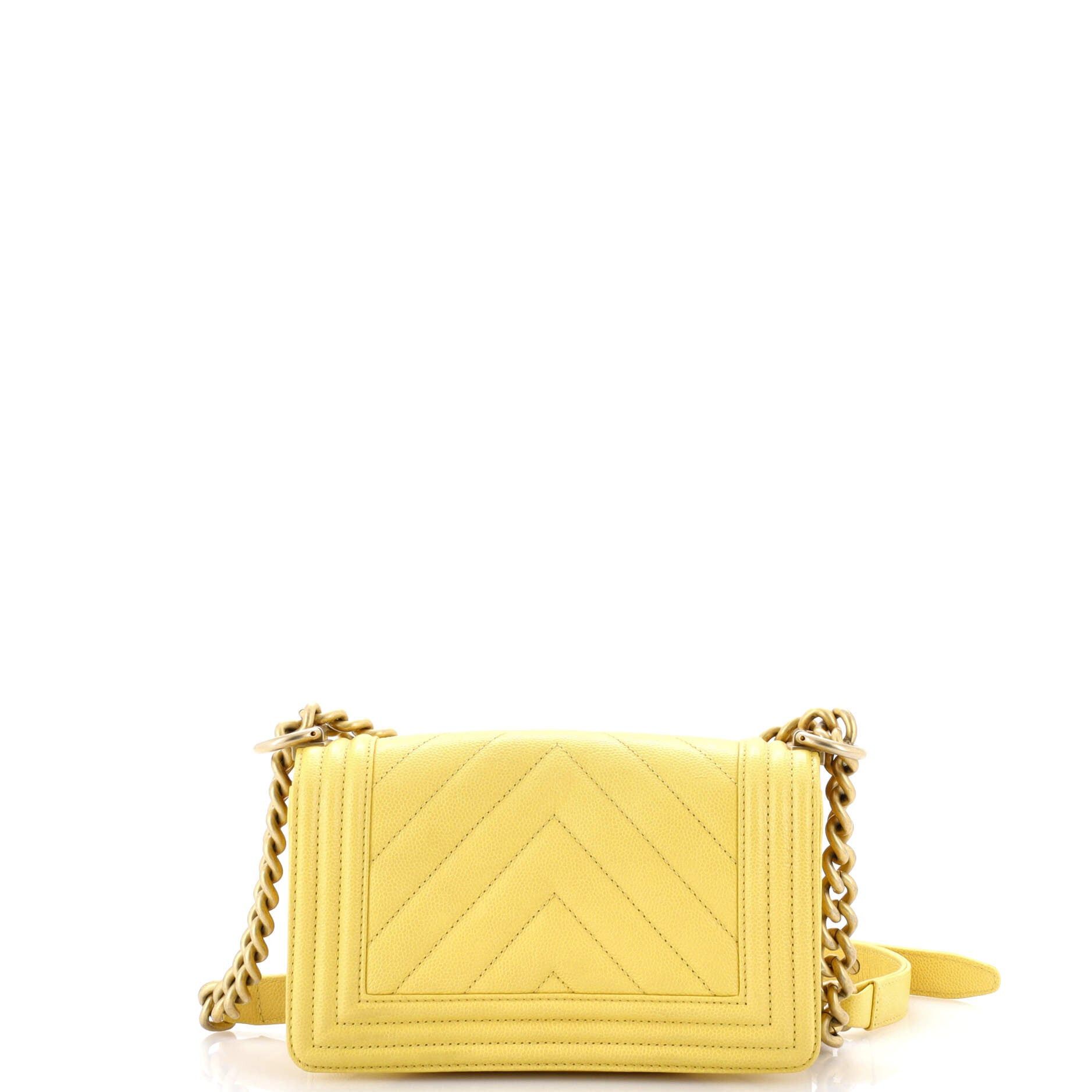 Chanel Boy Flap Bag Size ONE SIZE - 3 Thumbnail