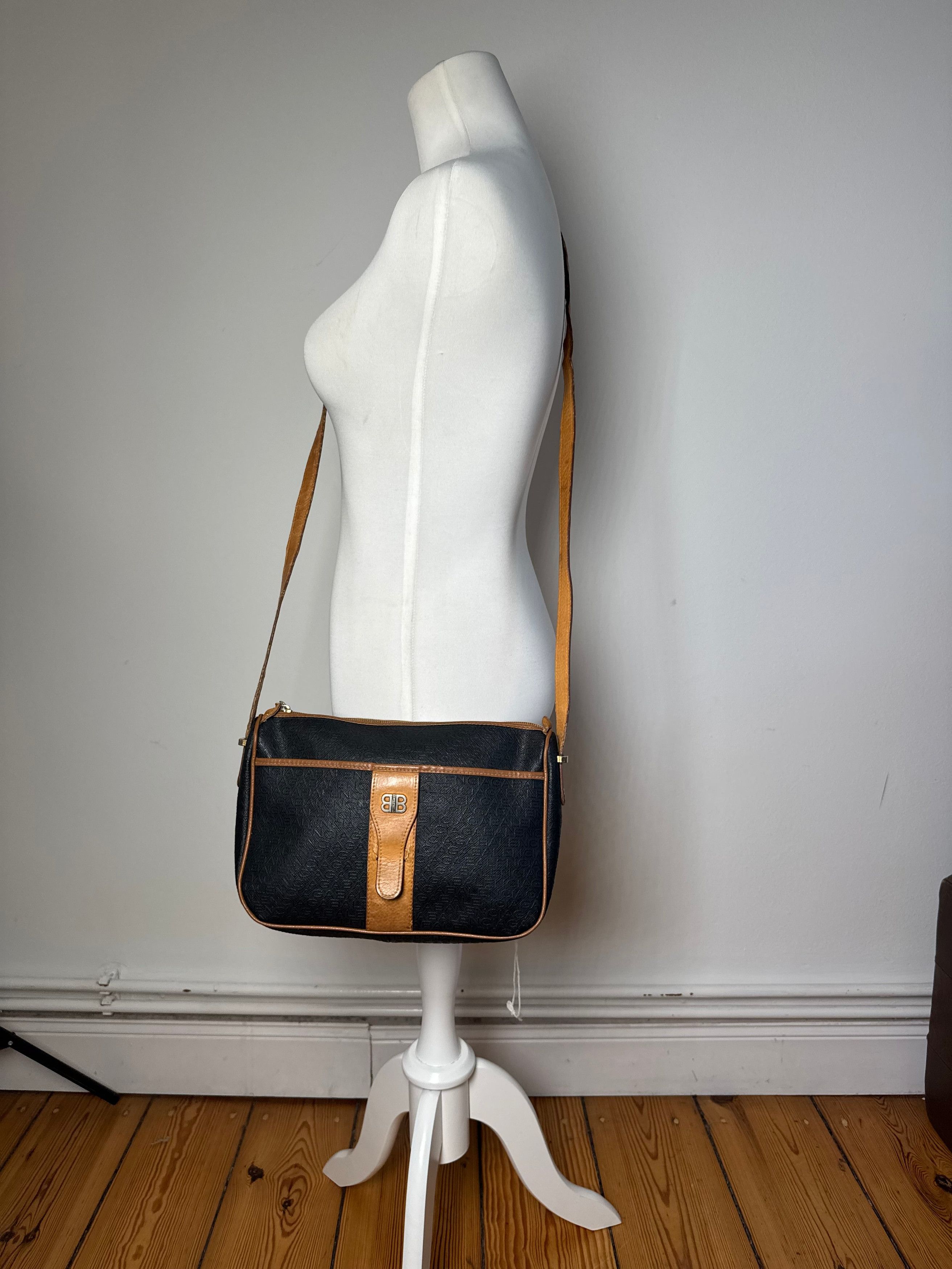 Balenciaga Vintage B Monogram Leather Shoulder Bag Black Brown Size ONE SIZE - 5 Thumbnail