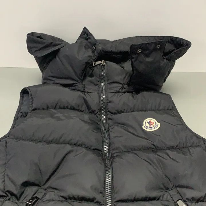 Moncler Moncler Logo Patch Detachable Hood Down Vest Size US S / EU 44-46 / 1 - 9 Thumbnail
