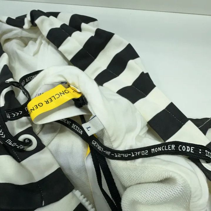 Moncler Moncler Black White Stripe Zip Hoodie Sweatshirt Size US L / EU 52-54 / 3 - 7 Thumbnail