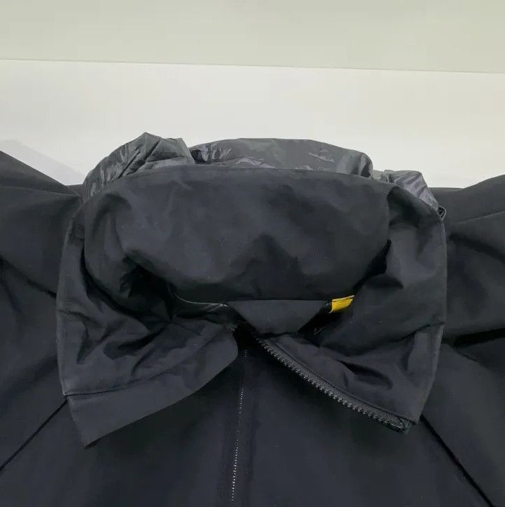 Moncler Moncler Logo Print Hooded Zip Mid-Length Jacket Size US S / EU 44-46 / 1 - 8 Thumbnail