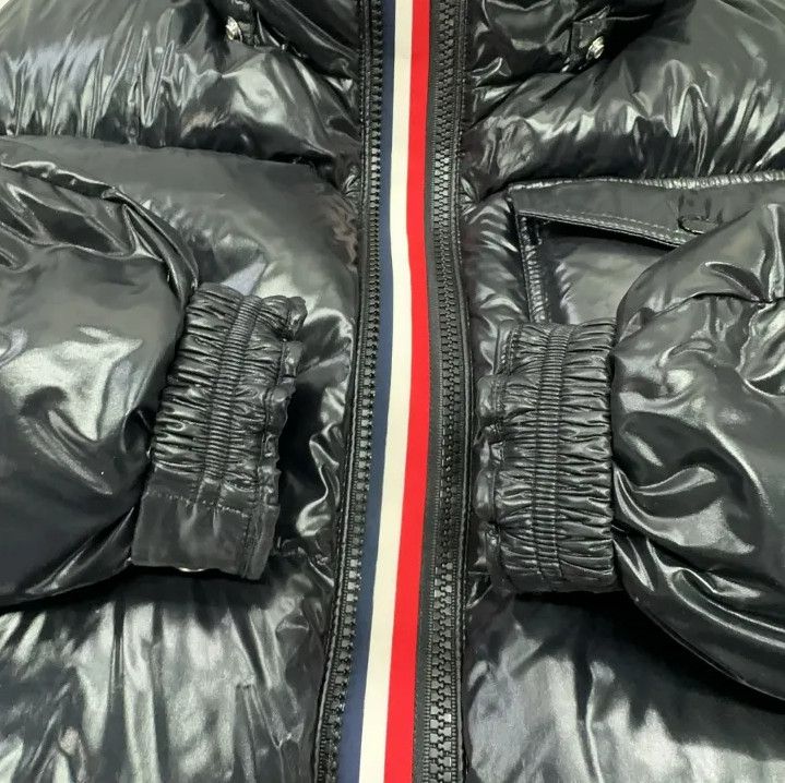 Moncler Moncler Montbeliard Series Short Down Jacket Size US S / EU 44-46 / 1 - 10 Thumbnail
