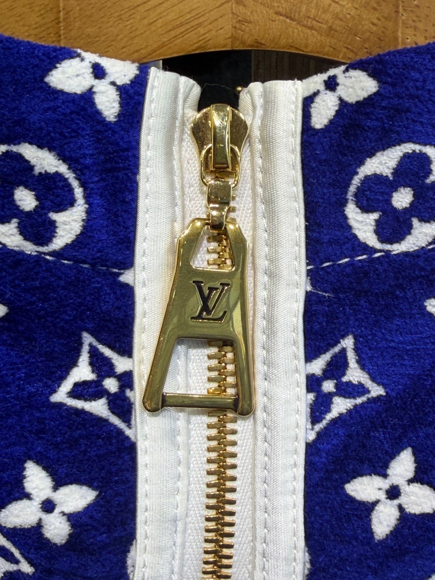 Louis Vuitton Louis Vuitton Blue Velvet Logo Print Hooded Jacket Size XS / US 0-2 / IT 36-38 - 3 Thumbnail