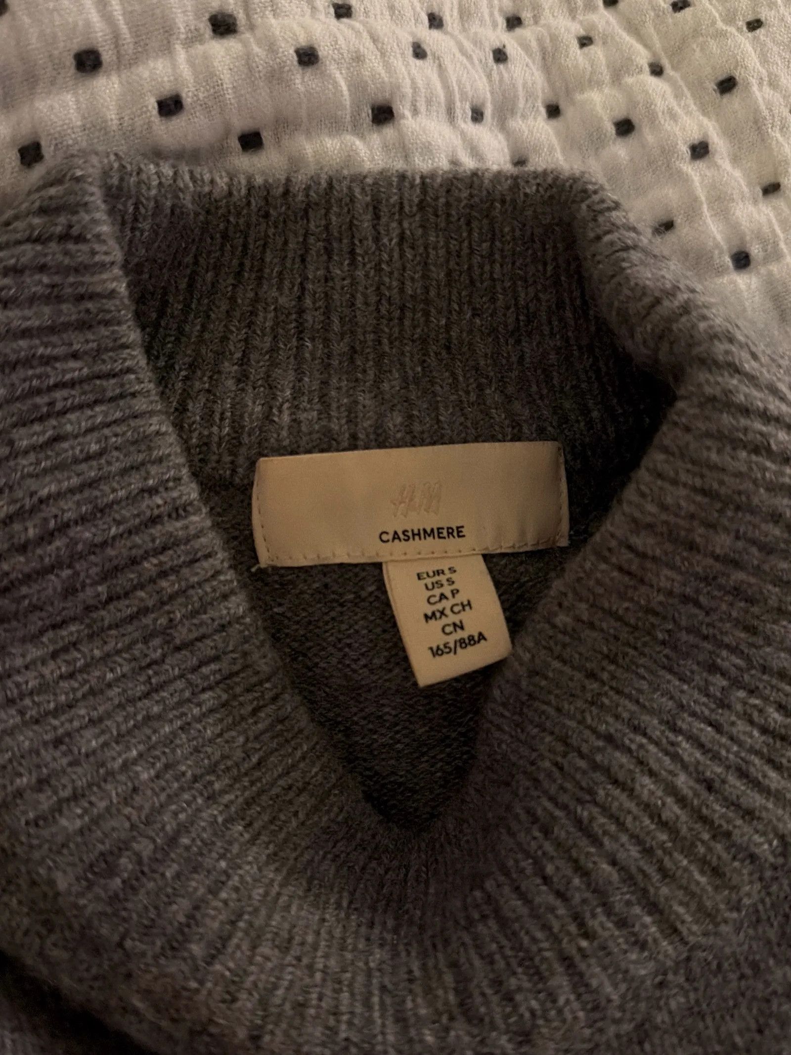 H&M H&M Sweater Size S / US 4 / IT 40 - 2 Thumbnail