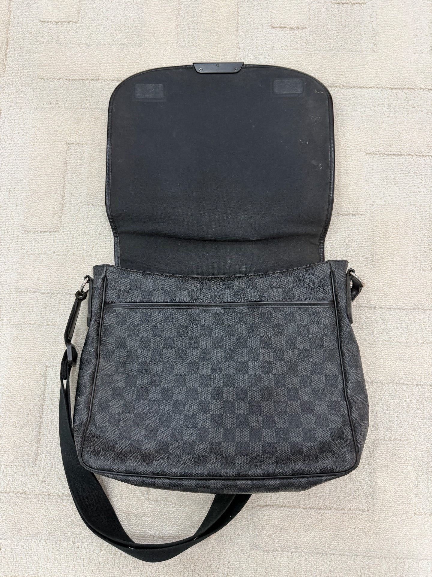 Louis Vuitton Louis Vuitton Black Gray Check Flap Messenger Bag Size ONE SIZE - 5 Thumbnail