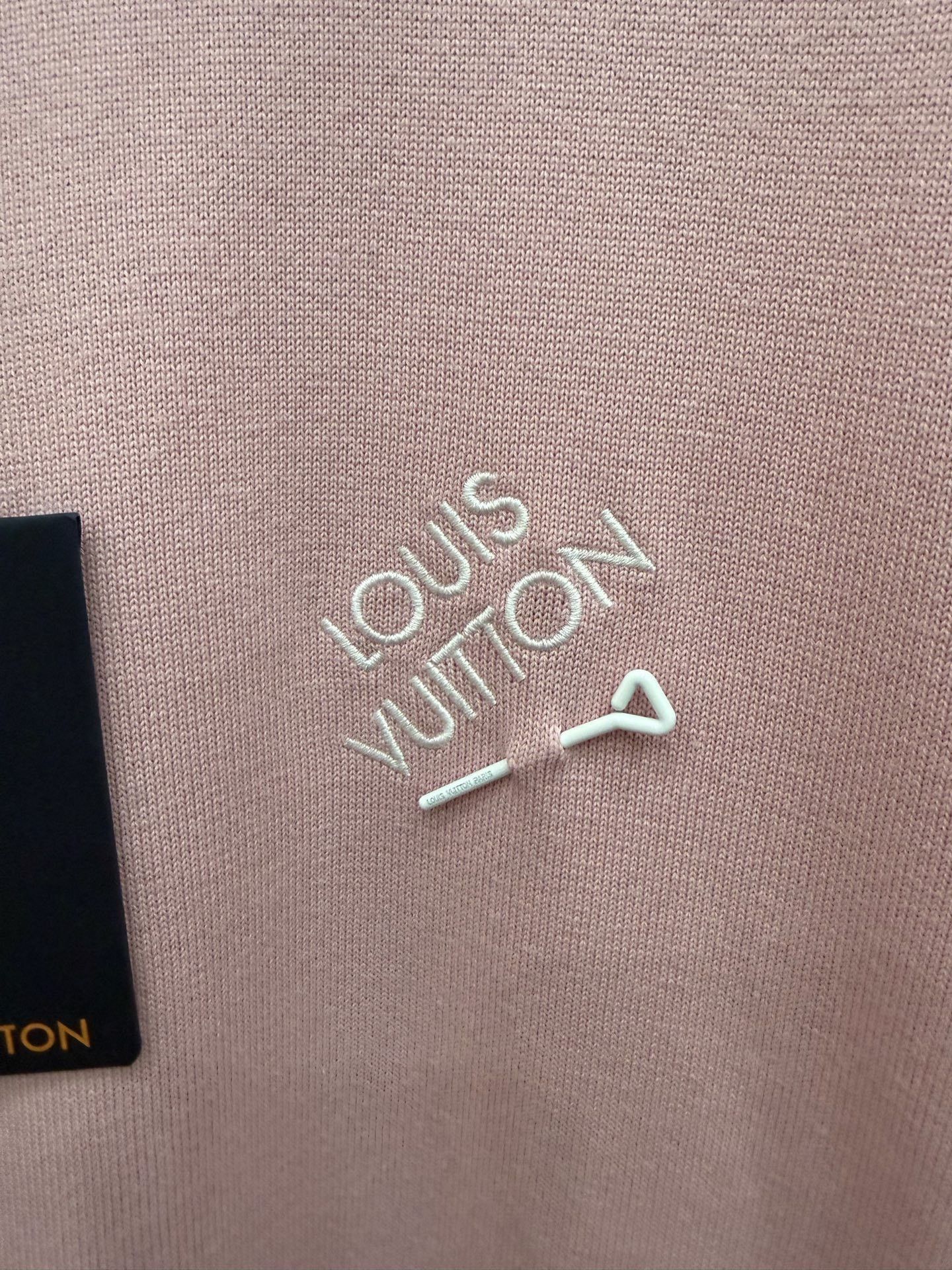 Louis Vuitton Louis Vuitton Pink Pin Short-Sleeve S Size S / US 4 / IT 40 - 4 Thumbnail