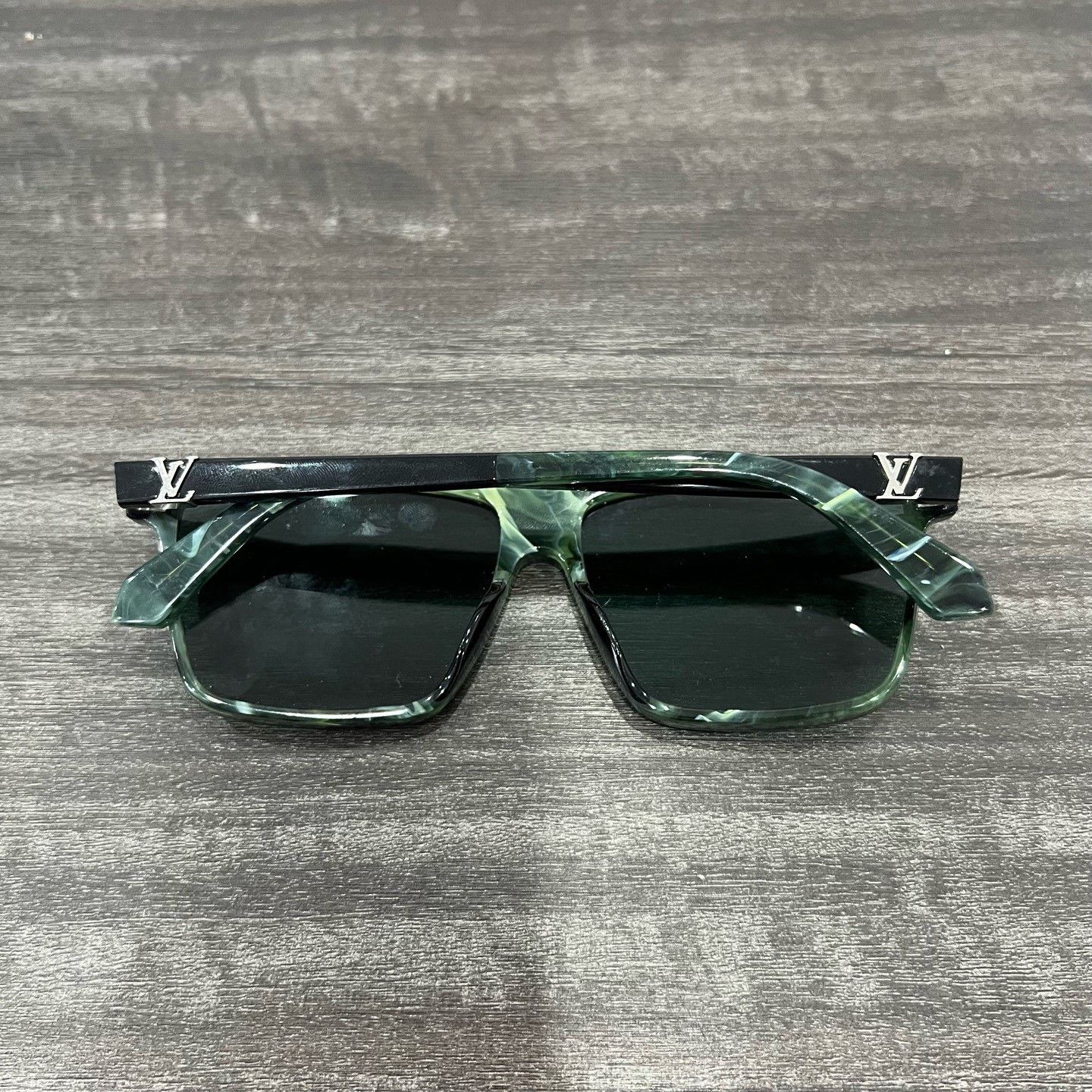 Louis Vuitton Louis Vuitton Dark Green Temple Logo Sunglasses Size ONE SIZE - 2 Thumbnail