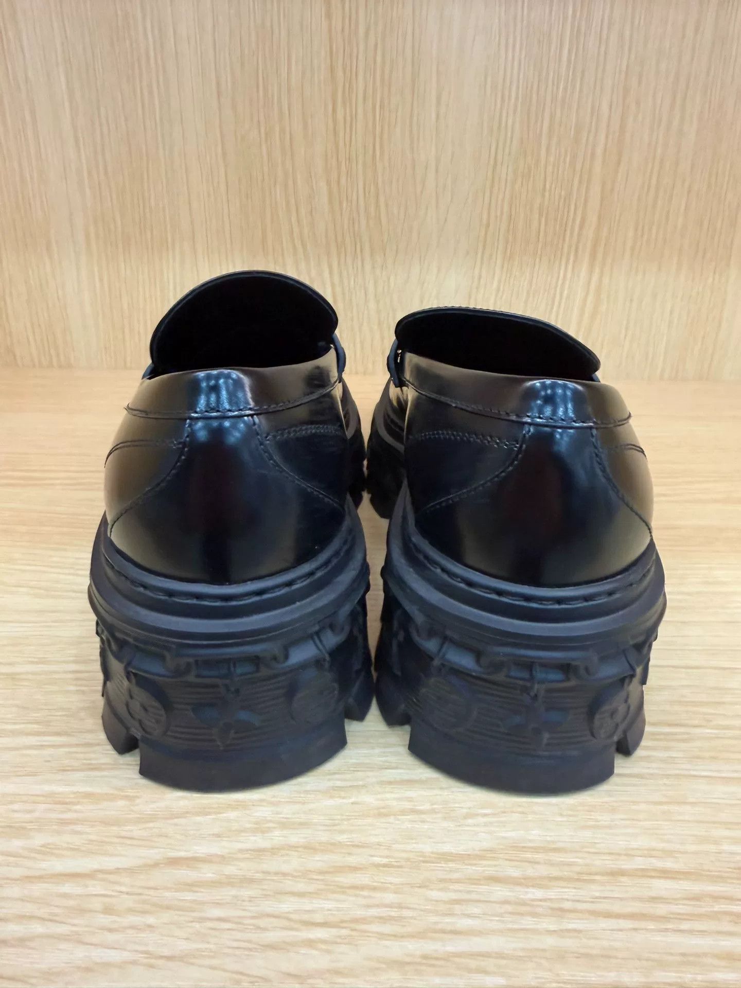 Louis Vuitton LV Record Embossed Loafers Size US 5 / IT 35 - 5 Thumbnail