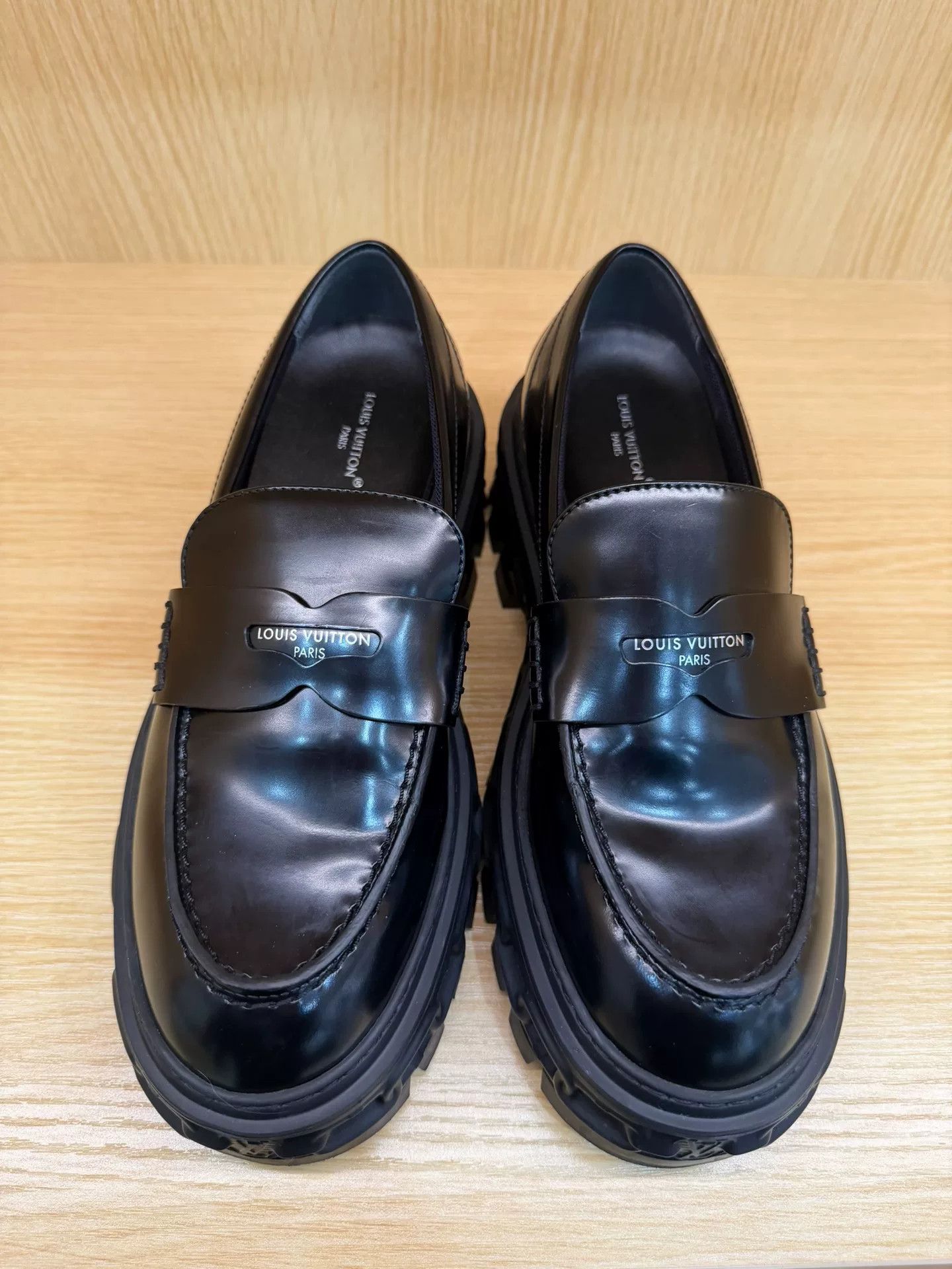Louis Vuitton LV Record Embossed Loafers Size US 5 / IT 35 - 2 Thumbnail