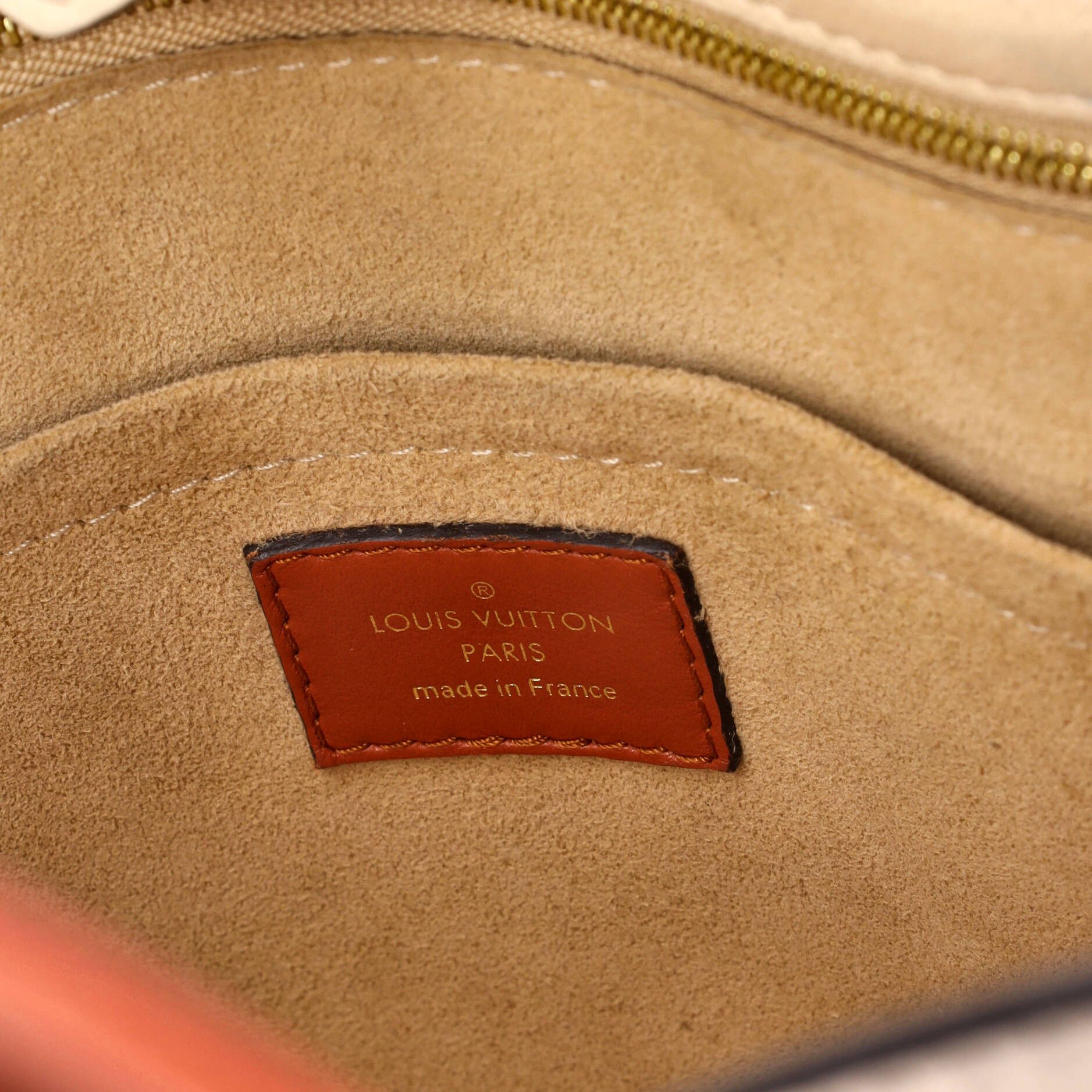 Louis Vuitton On My Side Tote Size ONE SIZE - 6 Thumbnail
