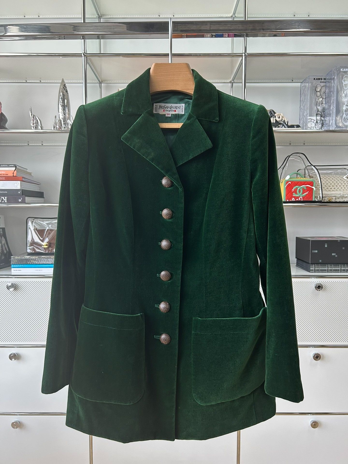 Saint Laurent Paris Saint Laurent Vintage Green Velvet Blazer Size XS / US 0-2 / IT 36-38 - 2 Thumbnail