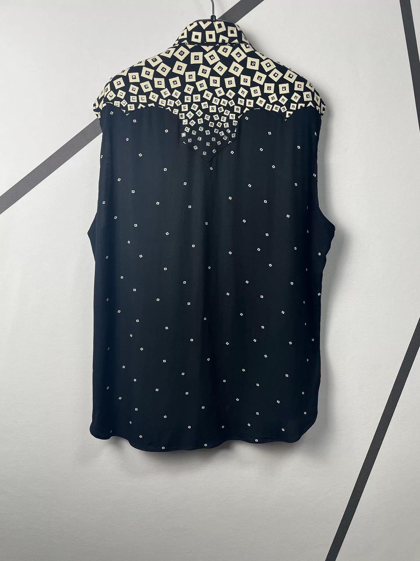 Saint Laurent Paris Saint Laurent Sleeveless Diamond Pattern Shirt Size S / US 4 / IT 40 - 2 Thumbnail