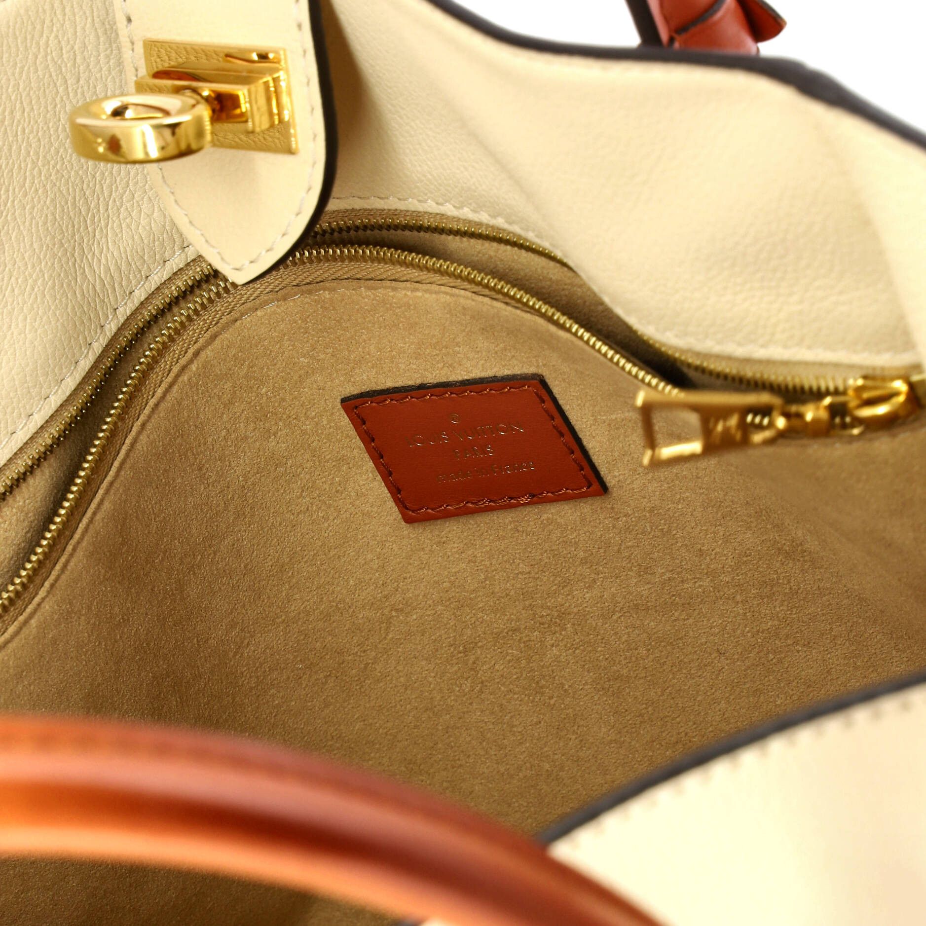 Louis Vuitton On My Side Tote Size ONE SIZE - 6 Thumbnail