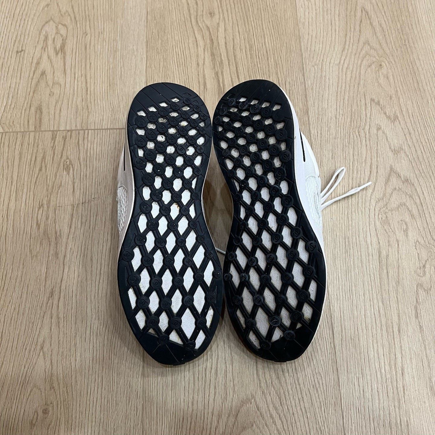 Chanel Chanel Women's Sneakers Size US 7 / IT 37 - 7 Thumbnail