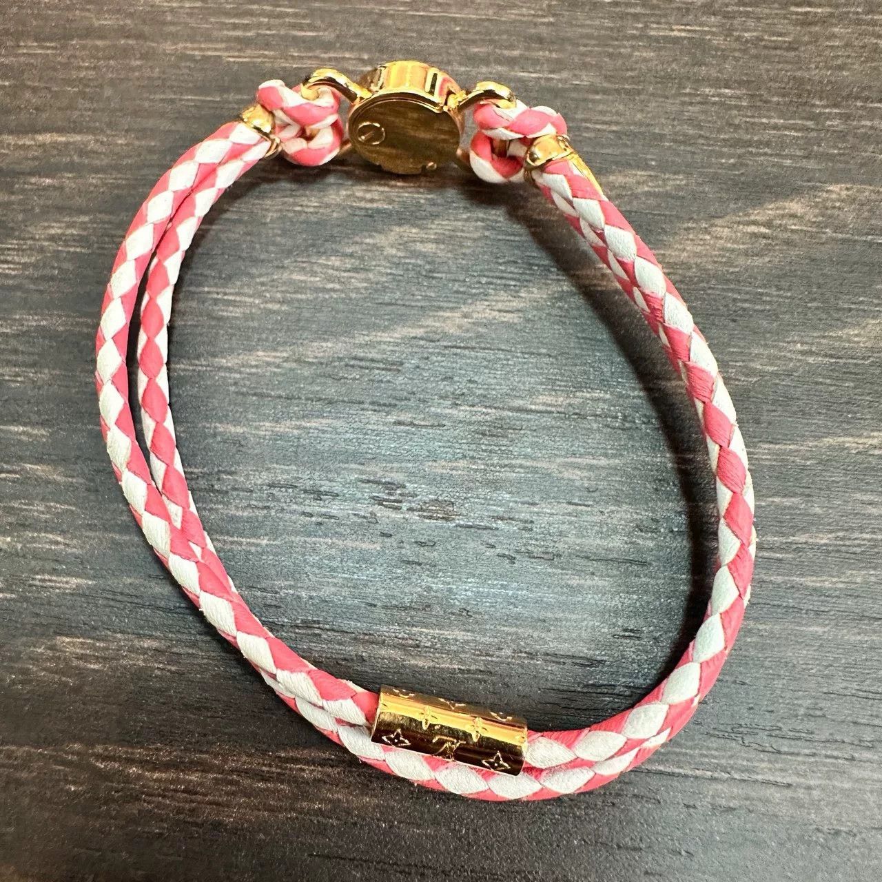 Louis Vuitton Louis Vuitton New Pink Leather Bracelet 17cm Size ONE SIZE - 3 Thumbnail