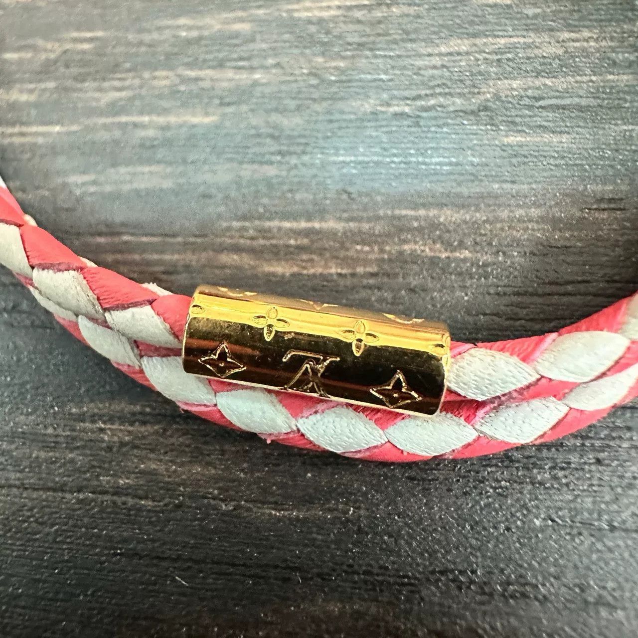Louis Vuitton Louis Vuitton New Pink Leather Bracelet 17cm Size ONE SIZE - 4 Thumbnail
