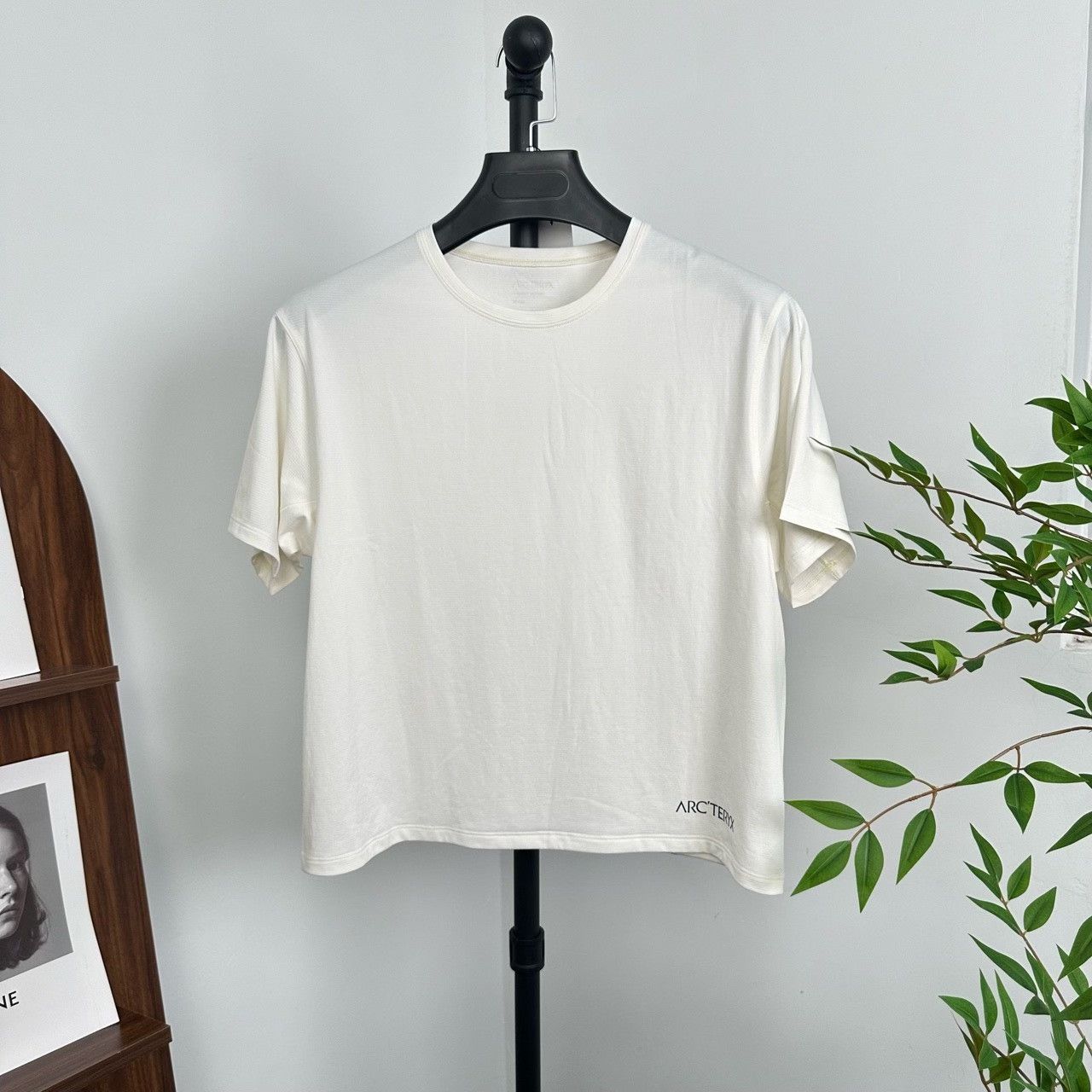 Arc'teryx Arcteryx Women's TAEMA CROP Short Sleeve Size M / US 6-8 / IT 42-44 - 2 Thumbnail