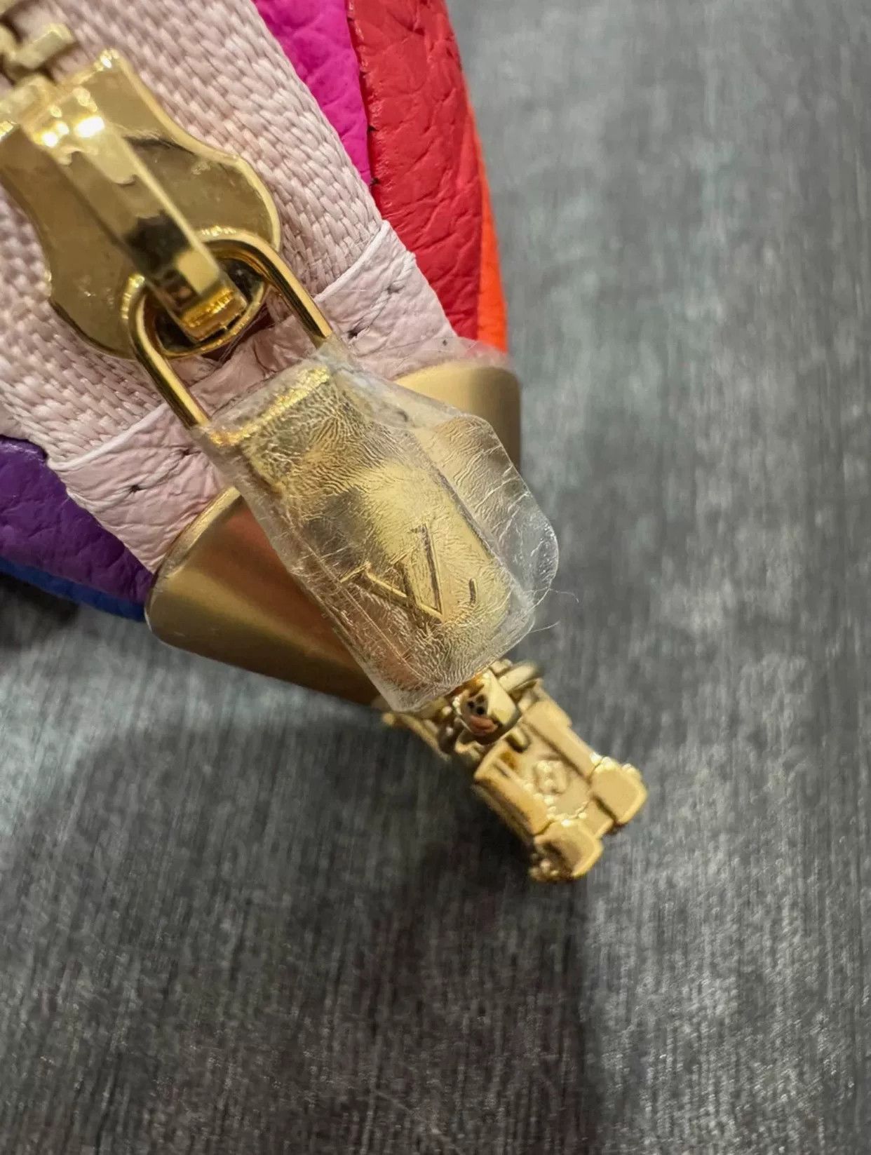 Louis Vuitton Louis Vuitton Hot Air Balloon Keychain Size ONE SIZE - 7 Thumbnail