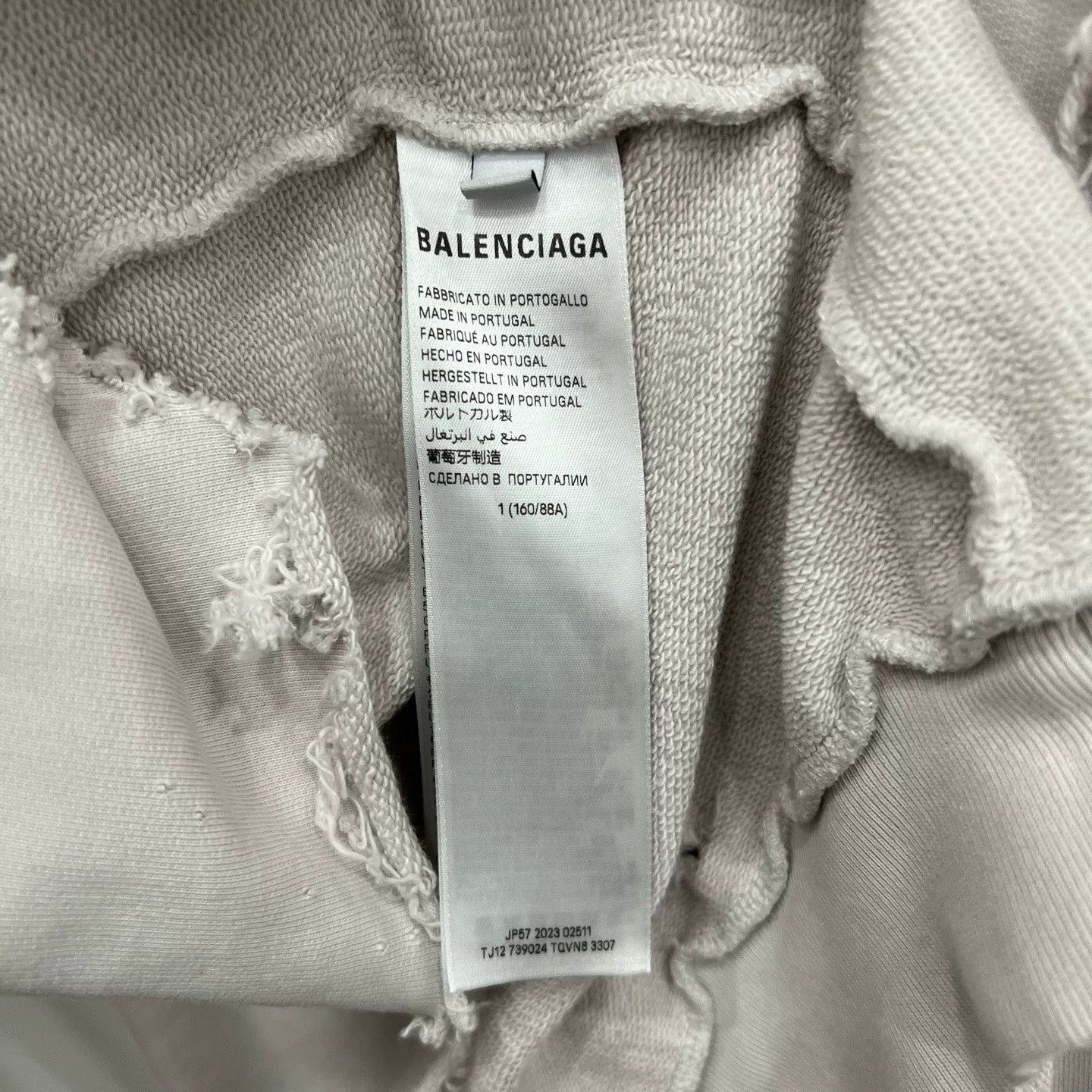 Balenciaga Balenciaga Distressed Logo Sweatshirt Size US S / EU 44-46 / 1 - 4 Thumbnail